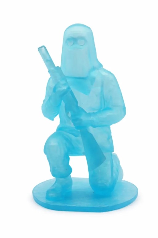 Figurine-corse-ribellu-accroupi-bleu translucide