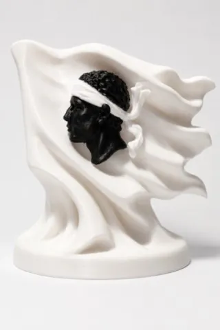 Bandera, figurine corse 3D en PLA biosourcé du drapeau corse vue de face Bandera-figurine-corse-3d-face.webp