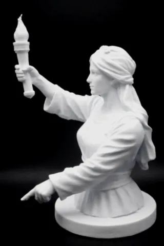 Profil gauche du buste de Faustina Gaffory en PLA blanc buste-faustina-gaffory-profil-gauche.webp