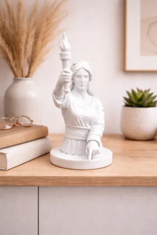 Emballage du buste de Faustina Gaffory par Fabbrica Corsa emballage-buste-faustina-gaffory-fabbrica-corsa.webp