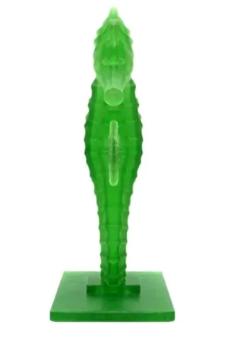 sculpture-hippocampe-resine-verte-vue-face.webp