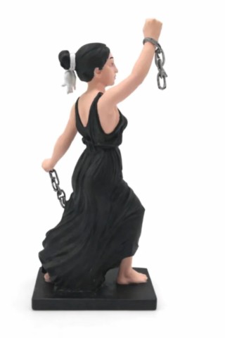 Liberta-statuette cote-2 Liberta-statuette cote-2