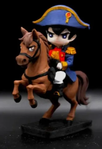 Figurine corse Napoléon à cheval Napuliò – vue de face figurine-corse-napoleon-cheval-edition-limitee.webp