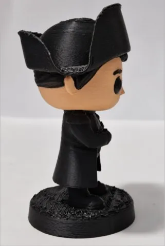 Figurine corse 3D Napoléon-Pop avec bicorne noir vue de profil droit figurine-corse-3d-napoleon-pop-profil-droit.webp