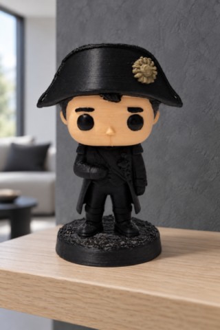 Figurine corse Napoléon-Pop exposée sur un meuble dans un intérieur contemporain figurine-corse-napoleon-pop-decoration-interieur