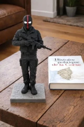 Figurine corse Ribellu imprimée en 3D avec livre d’histoire ribellu-corse-impression-3d-livre-histoire.webp