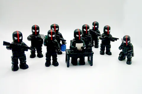 scene-9-figurines-corses-ribellu-mino-face.webp