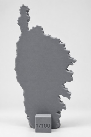 Dos de la figurine Sintinella 76 montrant la silhouette de la Corse figurine-corse-3d-sintinella-76-dos