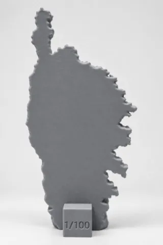 Dos de la figurine Sintinella 76 montrant la silhouette de la Corse figurine-corse-3d-sintinella-76-dos.webp