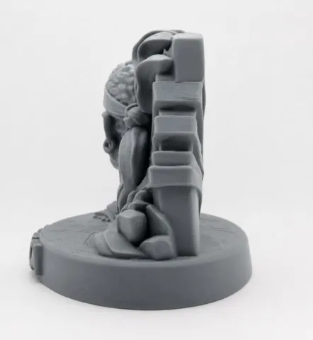 Figurine Testa Mora dans une décoration intérieure figurine-testa-mora-tete-de-maure-corse-12cm-profil.webp