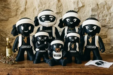 La Famille Maiò® réunie – sept figurines corses 3D en PLA figurines-corses-la-famille-maio.webp
