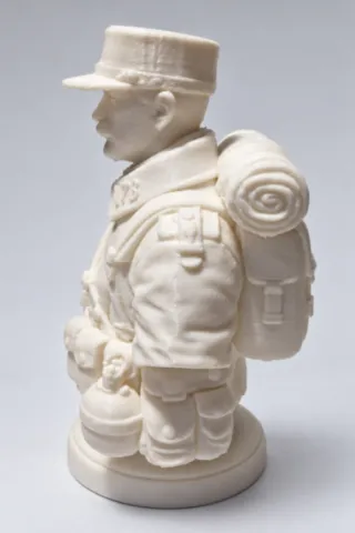 igurine U 173 du 173e RI vue gauche figurine-u-173-173e-ri-vue-gauche.webp