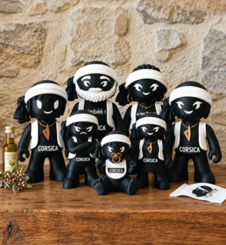 Ensemble des personnages de la Famille Maiò® de Fabbrica Corsa La Famille Maiò® – Fabbrica Corsa®.webp