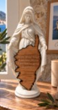 a-santa-madonna-vierge-patronne-corse-mise-en-scene-interieure