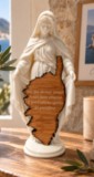 a-santa-madonna-vierge-patronne-corse-mise-en-scene-interieure