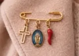broche-e-breve-medaille-vierge-miraculeuse.webp