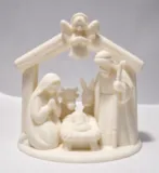 creche-minimaliste-corse-nativite-vue-face-fabbrica-corsa.webp