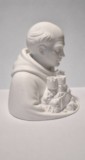 Figurine Saint Théophile de Corte avec citadelle et paysage de Corte, vue de profil – Fabbrica Corsa saint-theophile-de-corte-figurine-corse-profil-droit.jpg