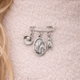 Collection "E Breve" Broche “Sant’Antone di Padova”  situation