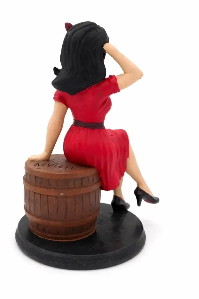 figurine-pin-up-corse-resine-vue-arriere