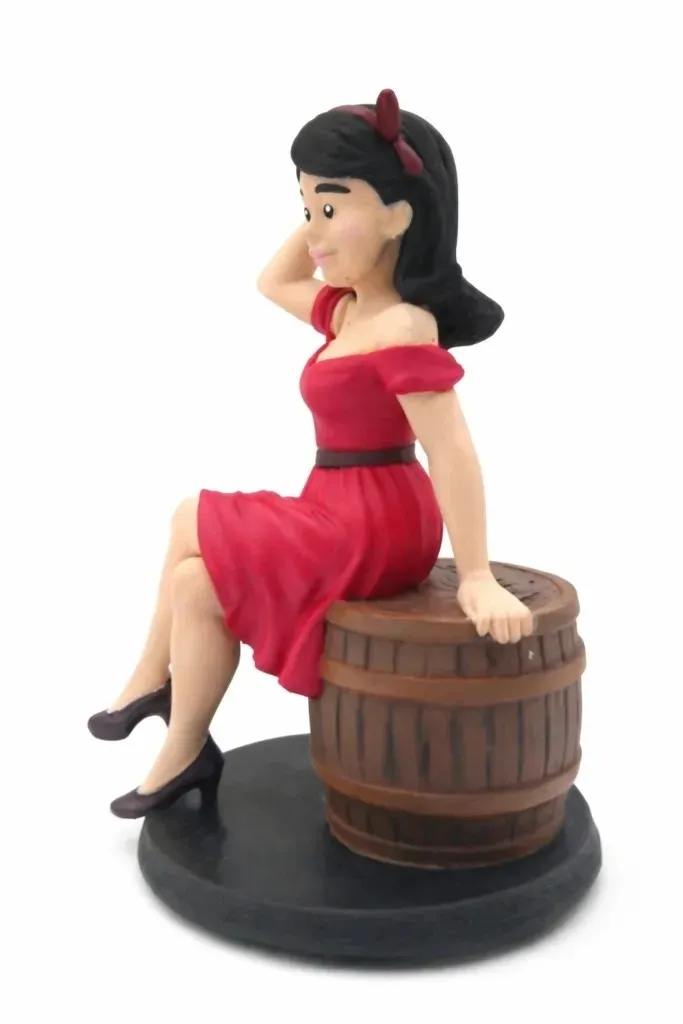 figurine-pin-up-corse-resine-vue-trois-quarts