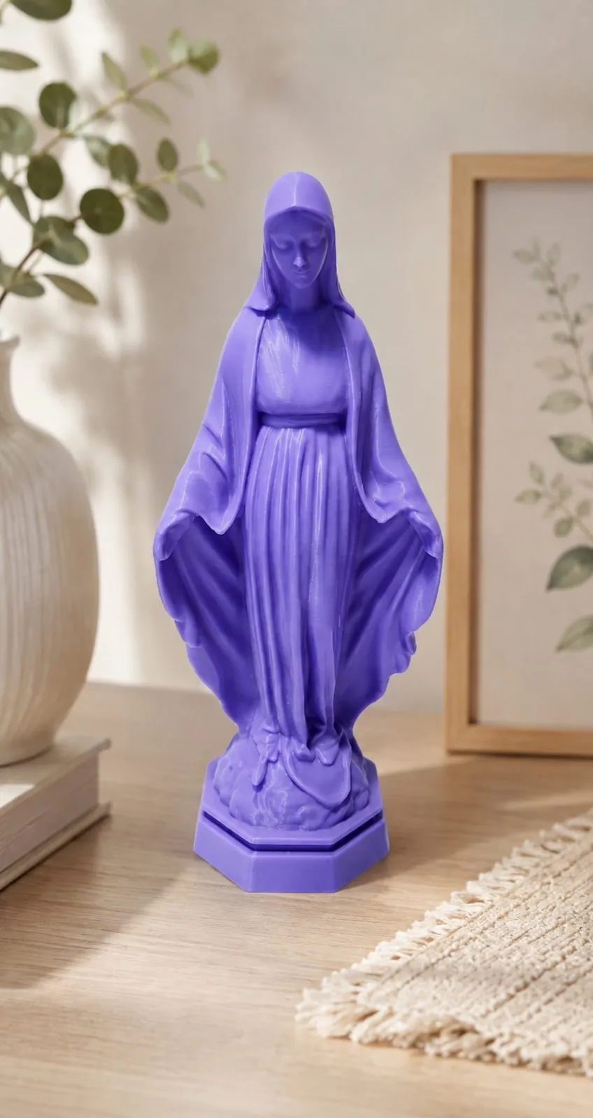 statue-vierge-marie-mauve-interieur-cadre