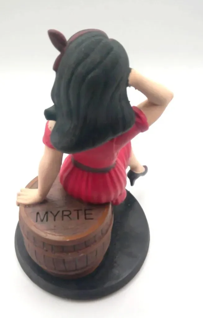 figurine-pin-up-corse-peinte-main-detail