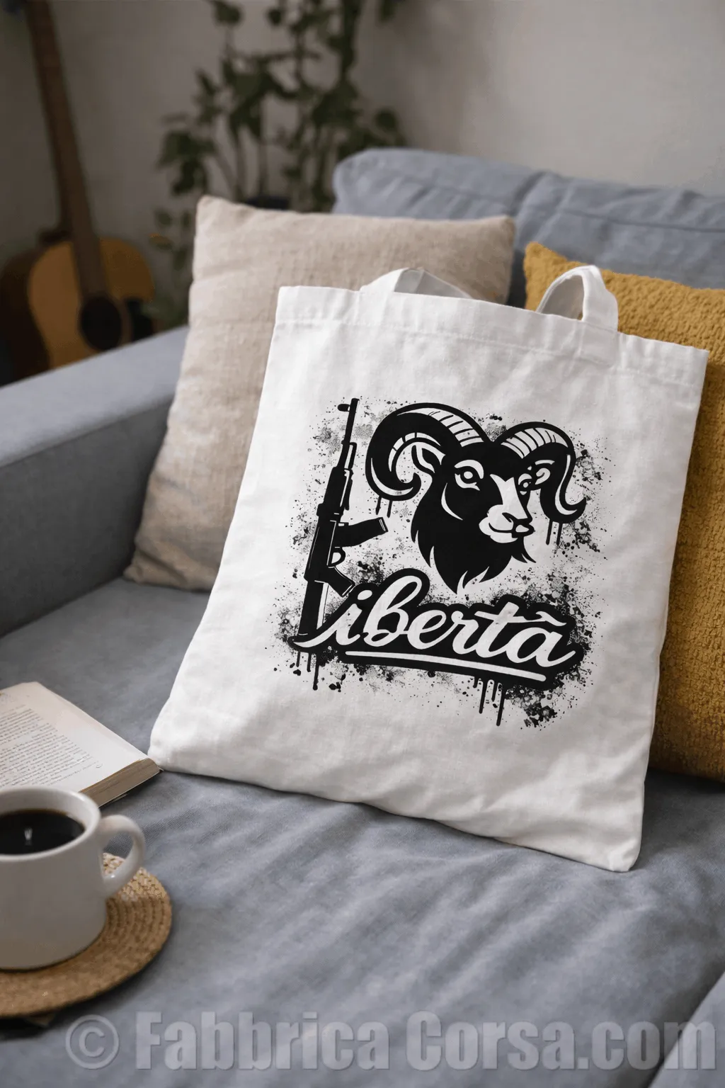 tote-bag-corse-liberta-sur-canape