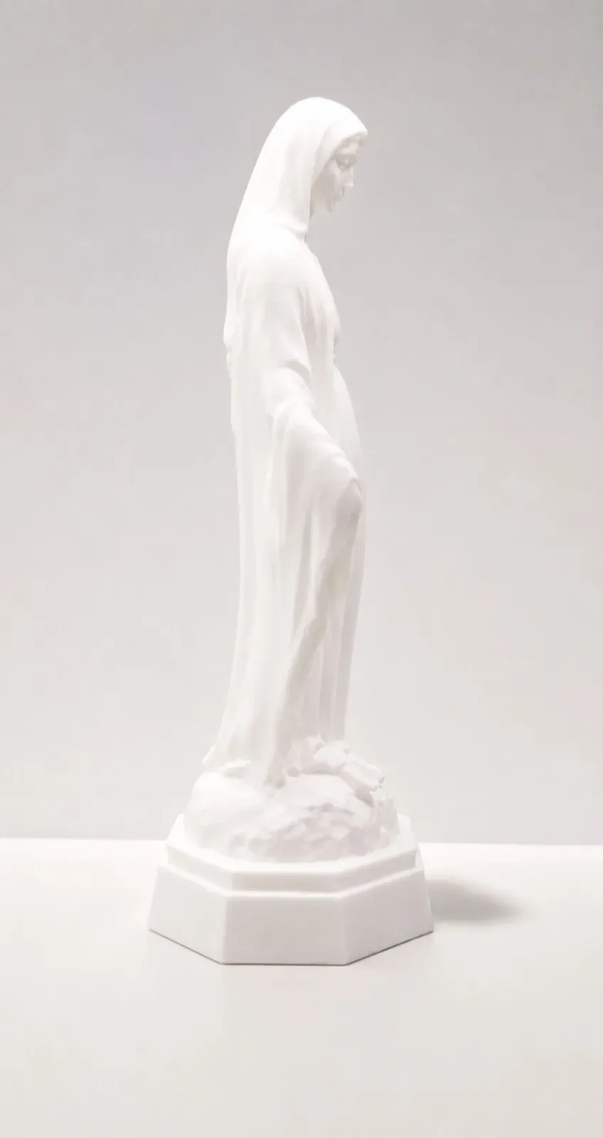 statue-vierge-marie-blanche-15-cm-vue-laterale-1