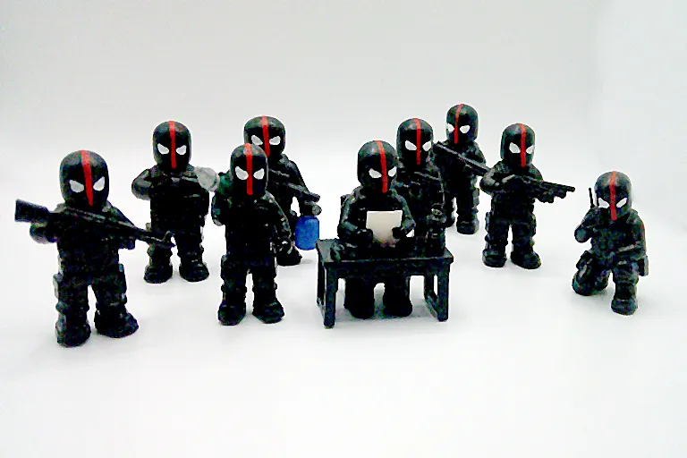 scene-9-figurines-corses-ribellu-mino-face