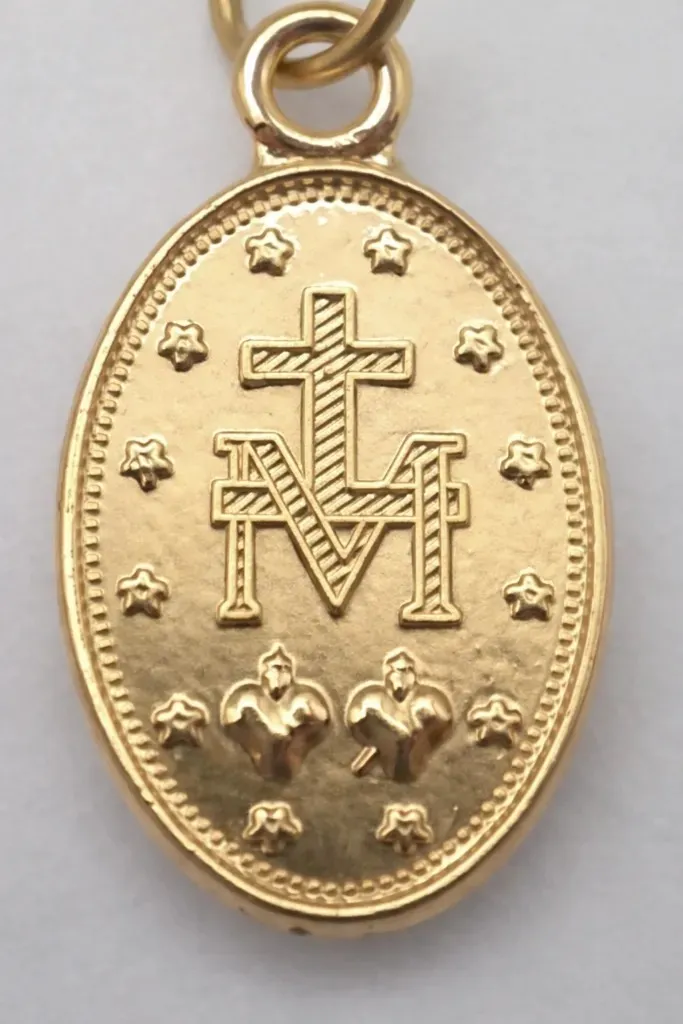 revers-broche-corse-e-breve
